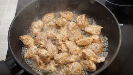 куриное филе с сухофруктами и розмарином