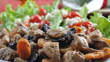 куриное филе с сухофруктами и розмарином