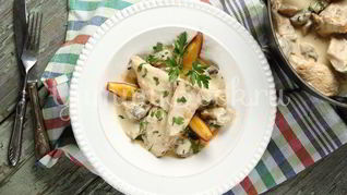 Куриное филе с яблоками и сидром