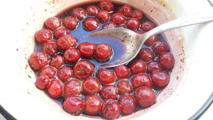 куриные бедра под вишневым соусом