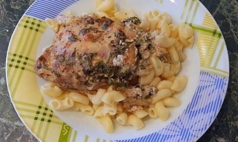 Рецепт куриных бедер в сметанном маринаде в духовке