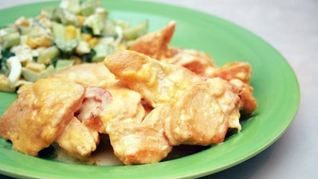 Куриные грудки в луковом соусе