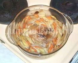 Куриные окорочка запеченные с овощами