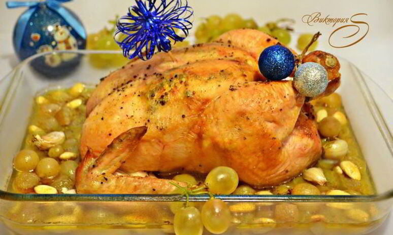 Рецепт курицы, запеченной с виноградом и миндалем