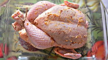 курица, запеченная с виноградом и миндалем