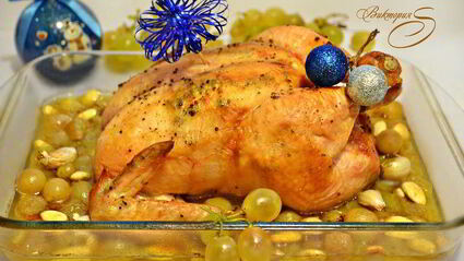 курица, запеченная с виноградом и миндалем