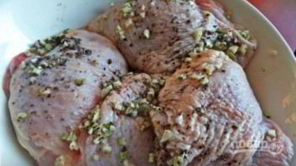 курица, запеченная в съедобной тарелке