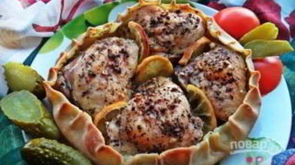 курица, запеченная в съедобной тарелке