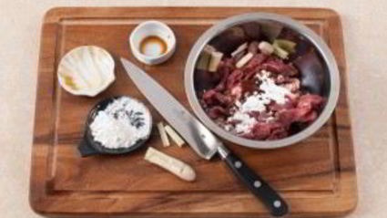 мясо с базиликом