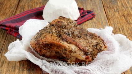 окорок свиной, запеченный в духовке в фольге