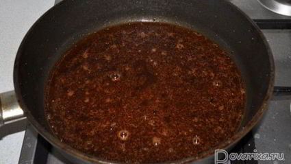 свиная грудинка, запеченная с пивом