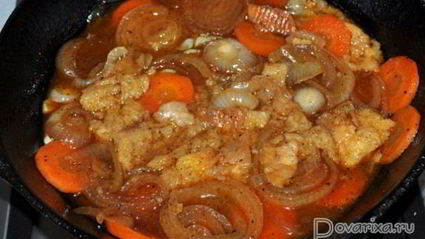 свиная грудинка, запеченная с пивом