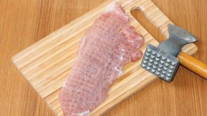 свинина, фаршированная рисом, грибами и креветками