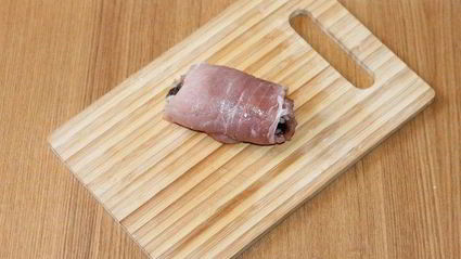 свинина, фаршированная рисом, грибами и креветками