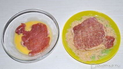 свиные отбивные в сырной панировке