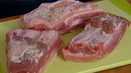 свиные ребрышки с грибами и красной фасолью