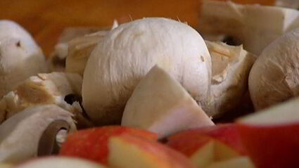 свиные ребрышки с грибами и красной фасолью