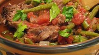 Тушеная баранина со стручковой фасолью