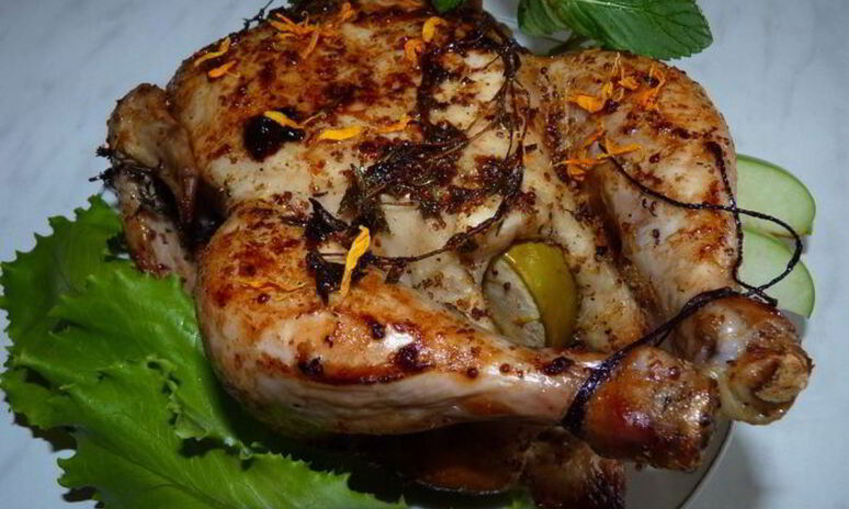 Рецепт запеченной курицы с салатом из моркови с кунжутом