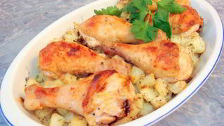 Запеченные куриные голени с картошкой в духовке