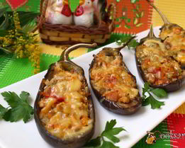 Баклажаны фаршированные овощами и копченой грудинкой
