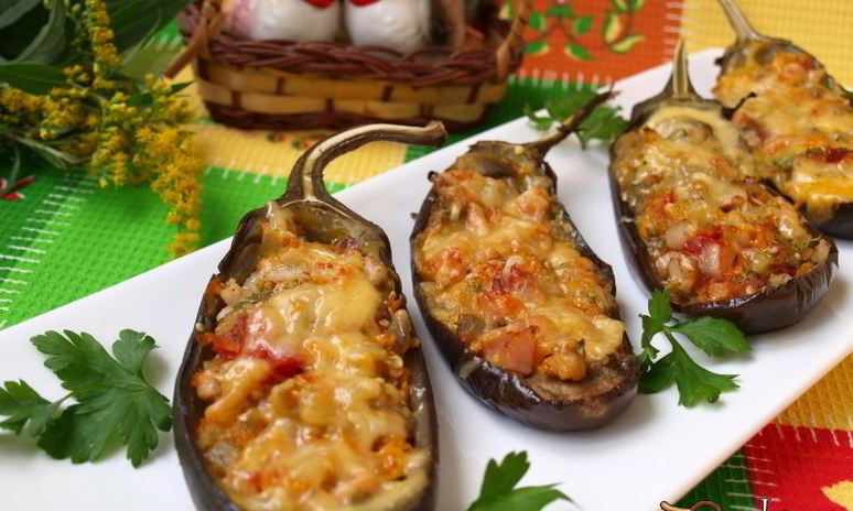Рецепт баклажанов фаршированных овощами и копченой грудинкой