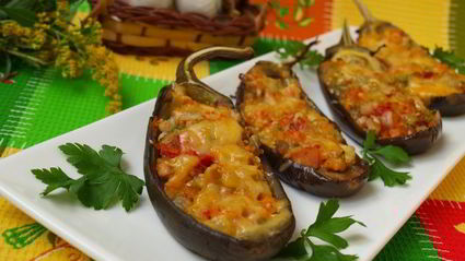 баклажаны фаршированные овощами и копченой грудинкой