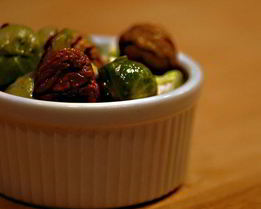 Брюссельская капуста с каштанами и шалфеем