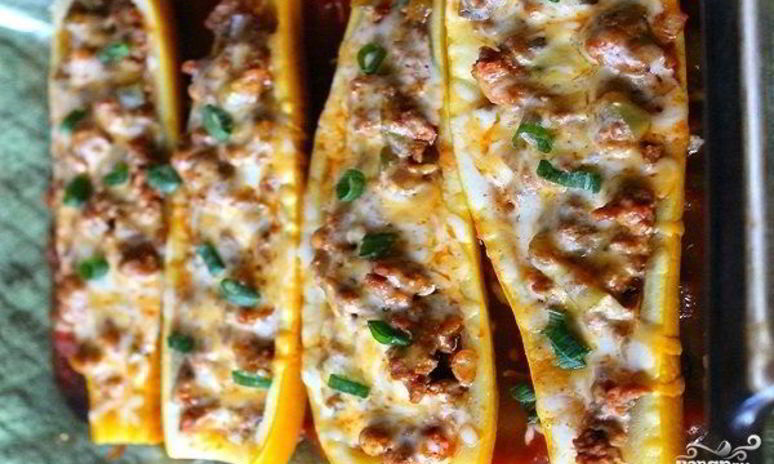 Рецепт кабачков с индейкой под грибным соусом