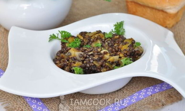 Рецепт кабачков тушеных в морковном соке с чечевицей