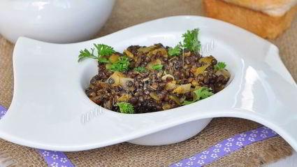 кабачки тушеные в морковном соке c чечевицей