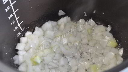 кабачки тушеные в морковном соке c чечевицей