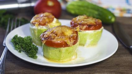 кабачки в духовке с фаршем с сыром