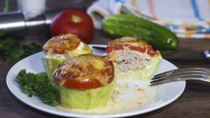 кабачки в духовке с фаршем с сыром