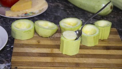 кабачки в духовке с фаршем с сыром