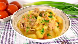 Картофель тушеный с уткой в мультиварке