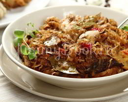 Квашеная капуста, тушенная с клюквой