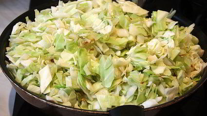 тушеная капуста под соусом