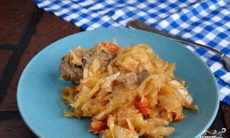 Рецепт тушеной капусты со свининой в мультиварке поларис