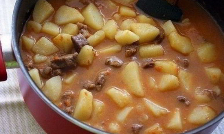 Рецепт тушеного картофеля с говядиной и помидорами