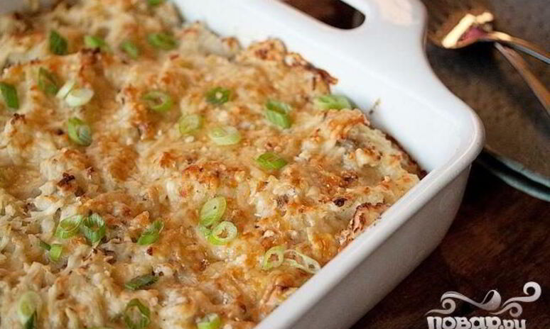 Рецепт запеченного картофеля с луком, сыром и сметаной