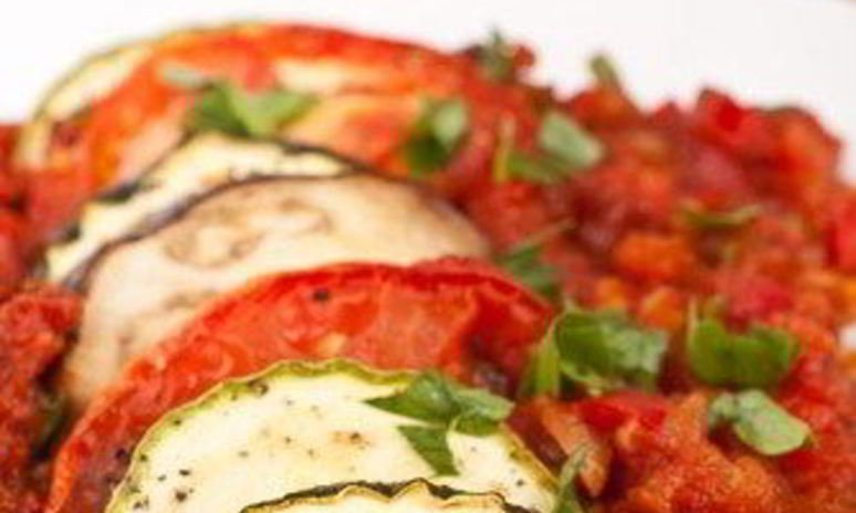 Рецепт запеченных цукини с томатами, чесноком и тимьяном