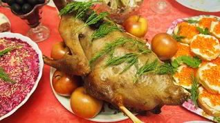 Гусь с гречкой, грибами и печенью в рукаве