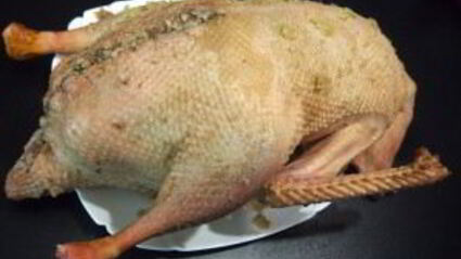 гусь с гречкой, грибами и печенью в рукаве