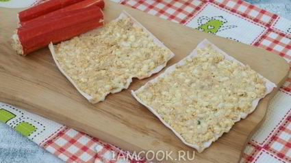 крабовые палочки, фаршированные печенью трески