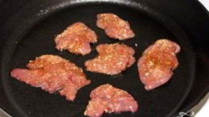 куриная печень на сковороде