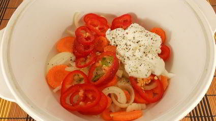 куриная печень с овощами в духовке