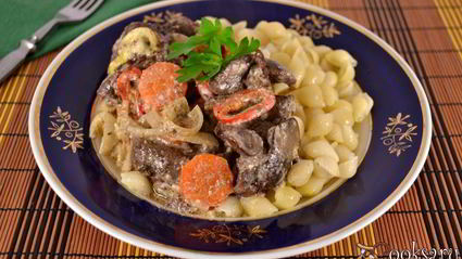 куриная печень с овощами в духовке