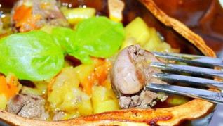 Куриная печень в горшочках с картошкой