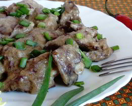 Куриная печень в сметанном соусе